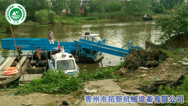 水葫蘆打撈船現場調試